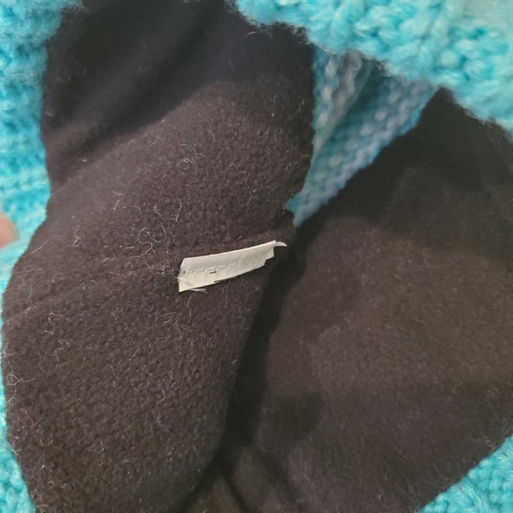 Spyder Women's Knitted Pom Hat New Without Tags - Picture 5 of 5